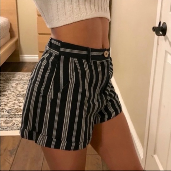 Women’s cutie shorts - S - Picture 3 of 4